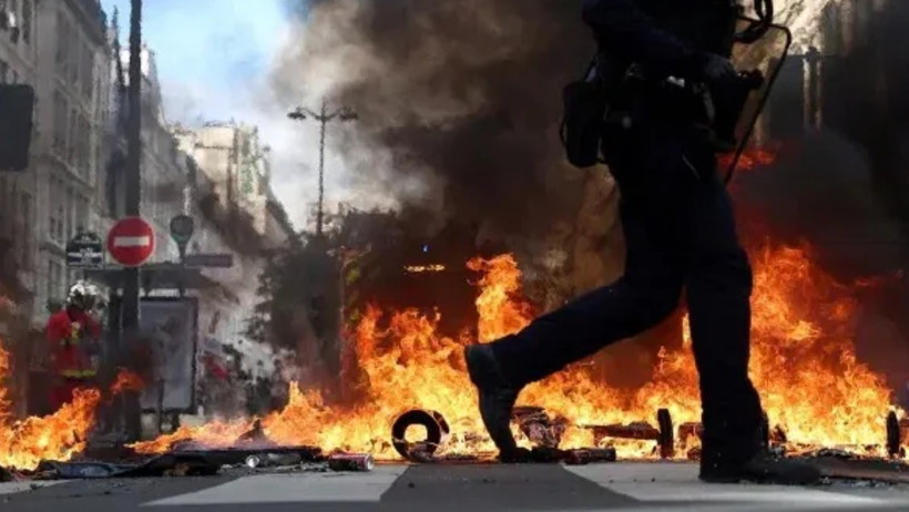 Fransa’daki Sarı Yelekliler Protestolarında 174 Kişi Tutuklandı!