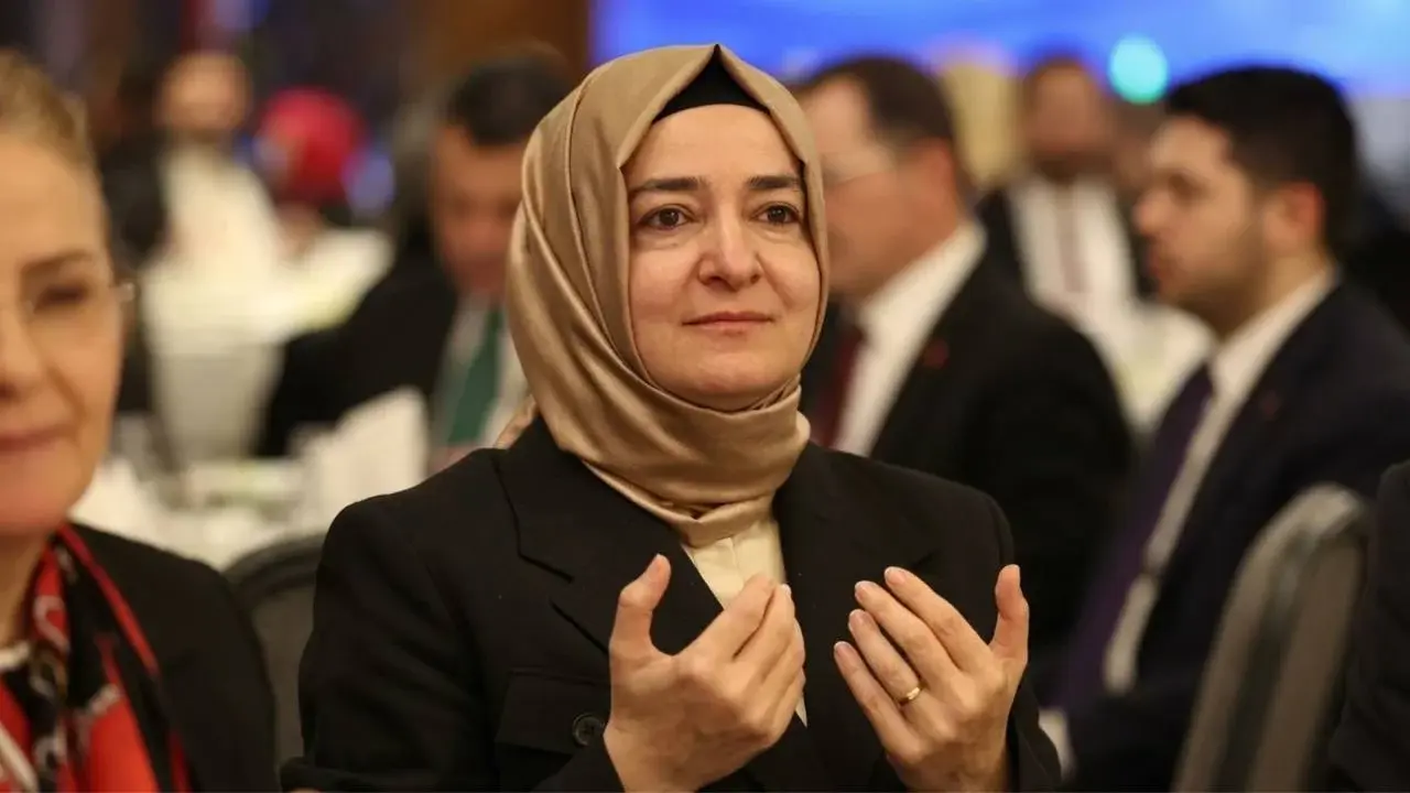 Fatma Betül Sayan Kaya’dan fon iddialarına yanıt: “2 milyar lirayı aşkın tutarı iade ettim”
