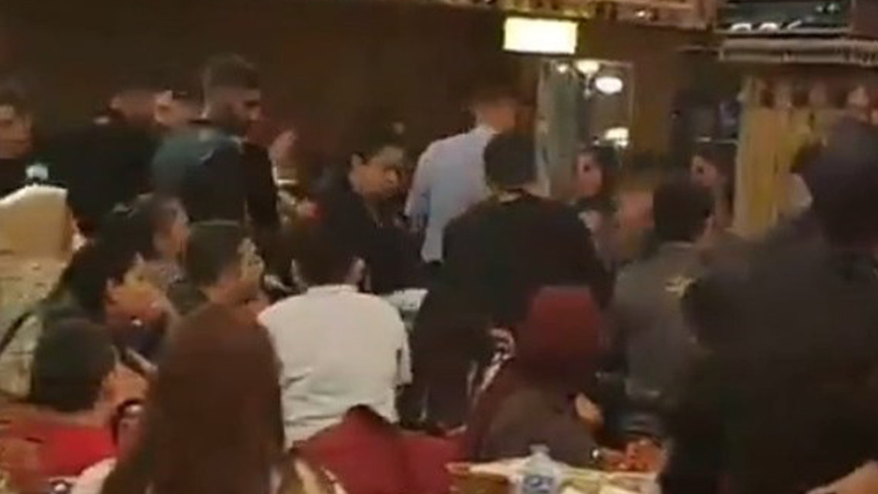 Hakkı Bulut sahnede fenalaştı: Hastaneye kaldırıldı