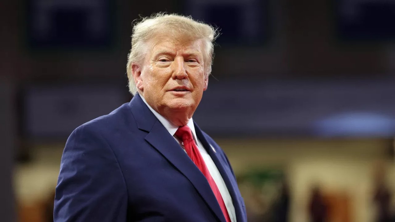 Trump Florida’da İran’a Yeni Bir Askeri Harekât İhtimalini Gündeme Getirdi!
