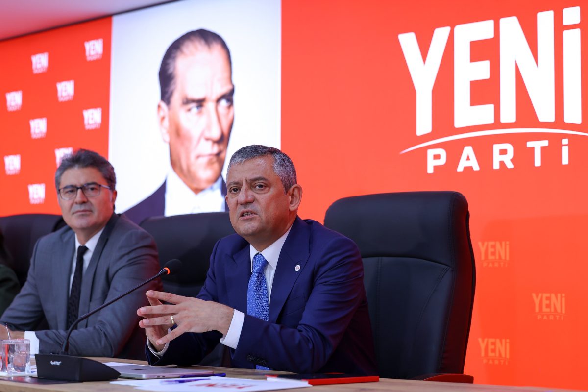 Özgür Özel: "Bundan sonra İzmir milletvekiliyim"