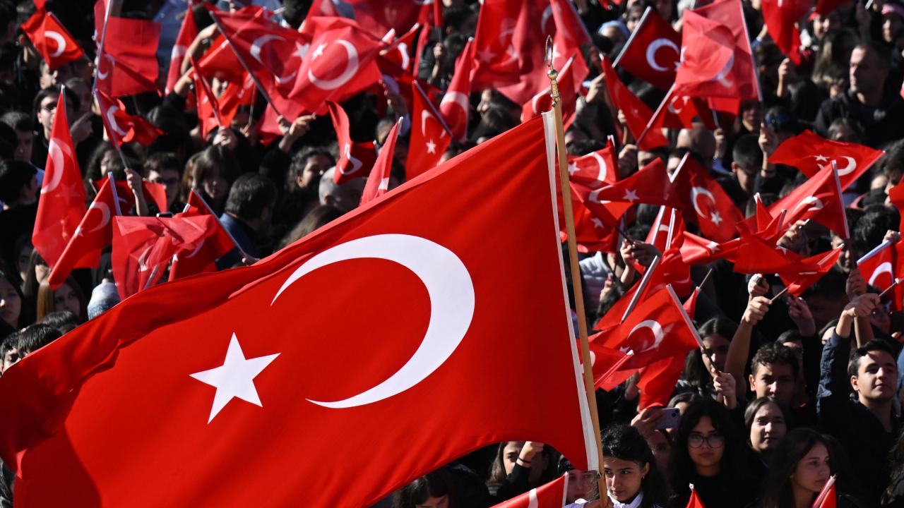29 Ekim tatili kaç gün? 30 Ekim Cuma okullar tatil mi?