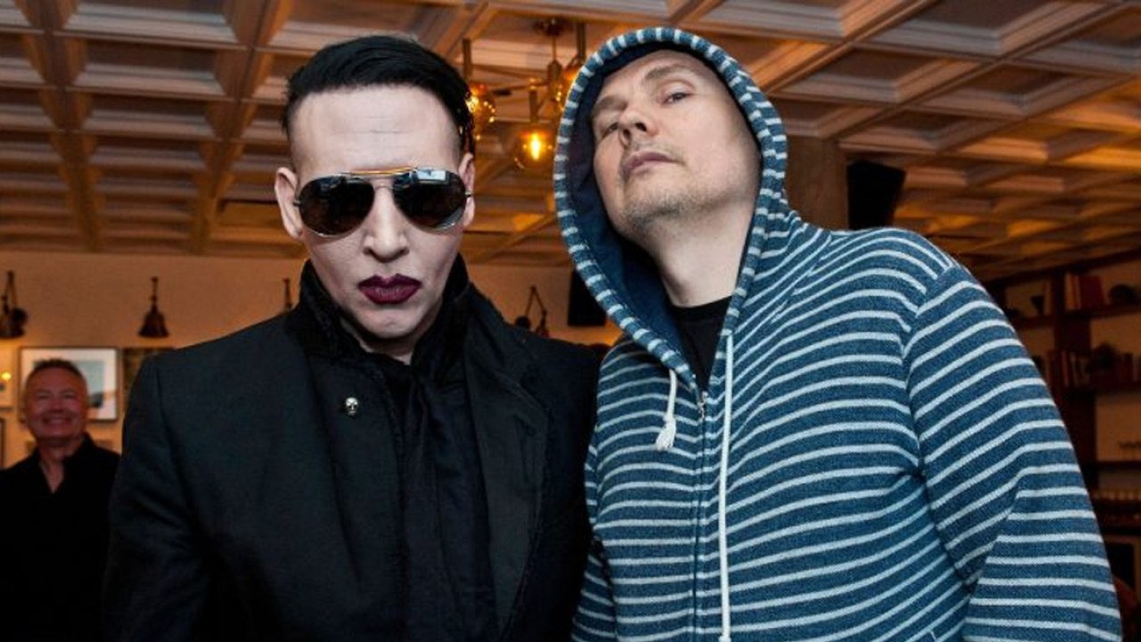 Kadınlar Manson'ı Cinsel İstismar İle Suçladı: Corgan 30 Yıllık Dostunu Savundu!