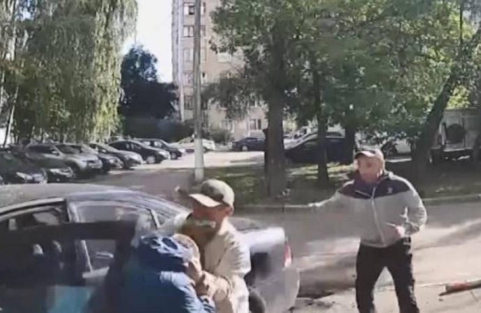 Çaldığı otomobille kaza yapınca dayak yedi