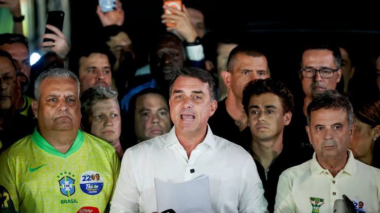 Seçimi kaybeden Bolsonaro’nun ABD’ye kaçtığı iddia edildi: Pasaportları iptal edildi
