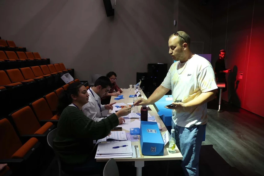 İsrail’de seçimlere katılım oranı son 38 yılın en yüksek seviyesine çıktı