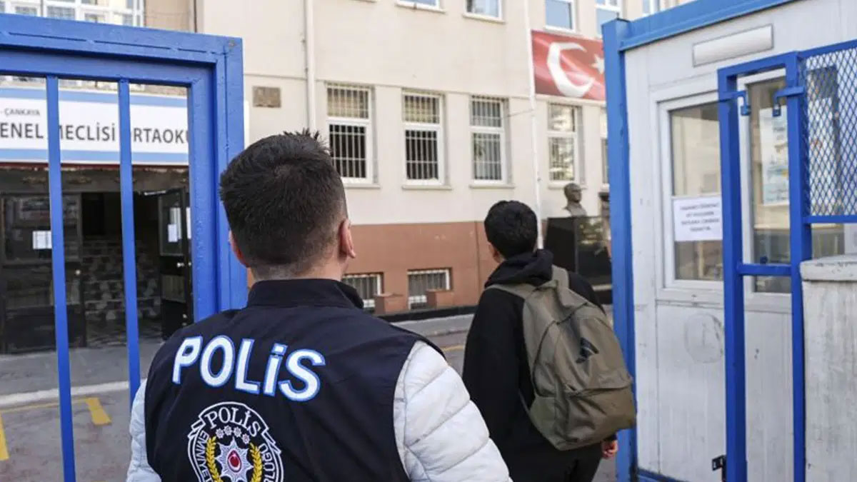 Okulda Tehdit İddiası: Lise Öğrencisinin Evinde Arama Yapıldı!