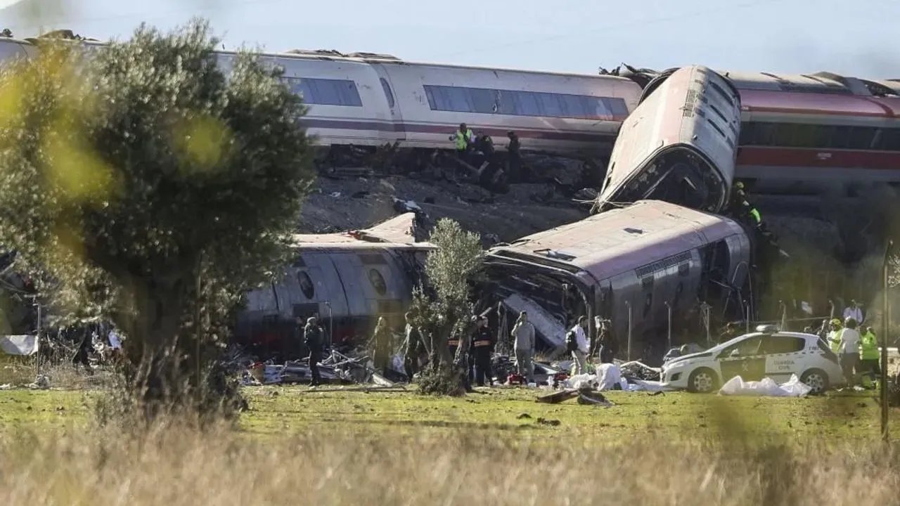 İspanya'daki Tren Kazasında Can Kaybı 68'e Yükseldi: Ülkede 3 Günlük Yas İlan Edildi!