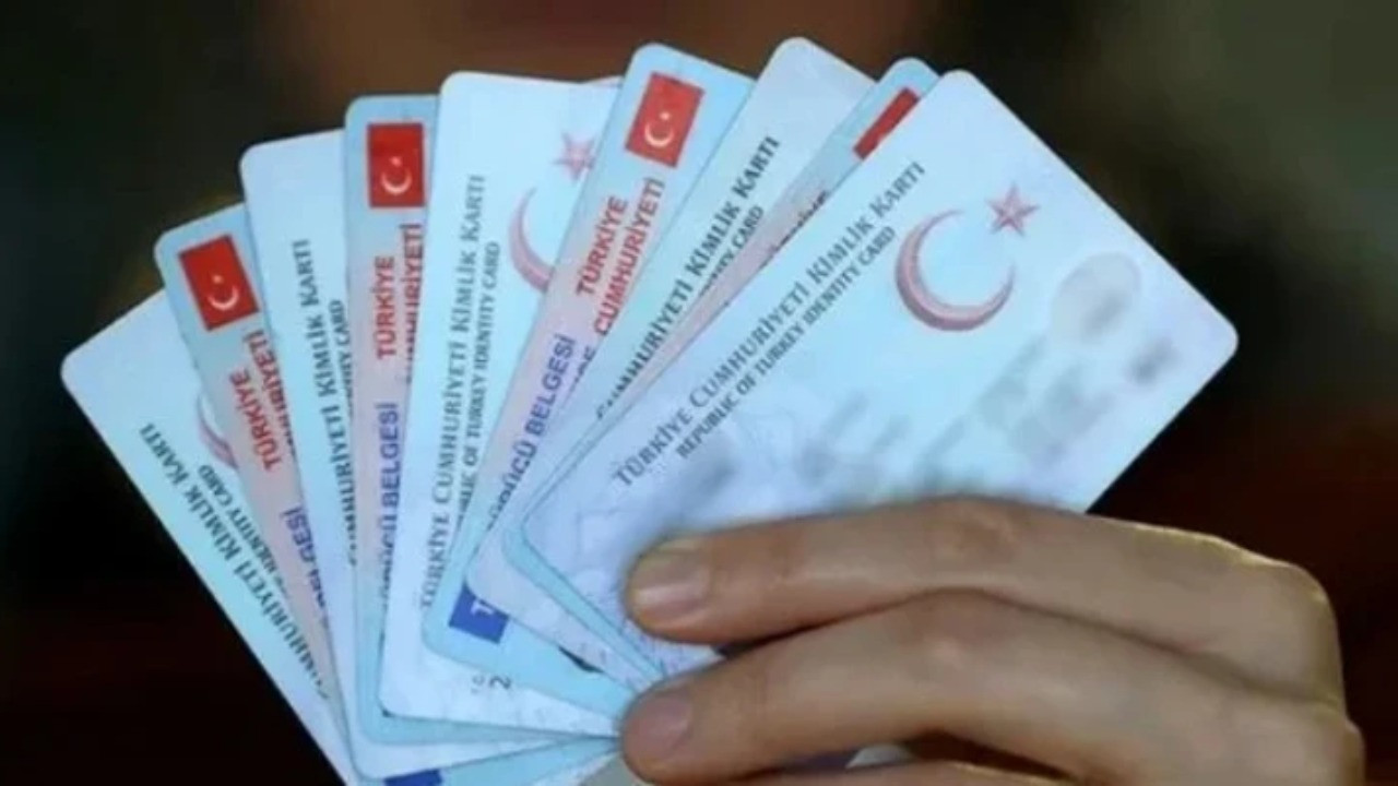 Kimliklerde Yeni Dönem Başlıyor: İlk Olarak Memurlar İçin Geliştirilecek!