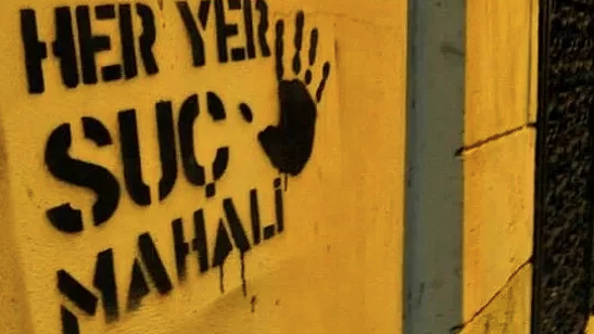 Sarıyer'de dehşet anları! Eşinin sığındığı baba evine aracıyla defalarca çarptı