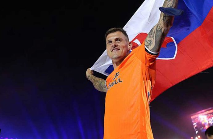 Martin Skrtel Galatasaray-Rangers maçı öncesi Gerrard'a bilgi mi verdi?