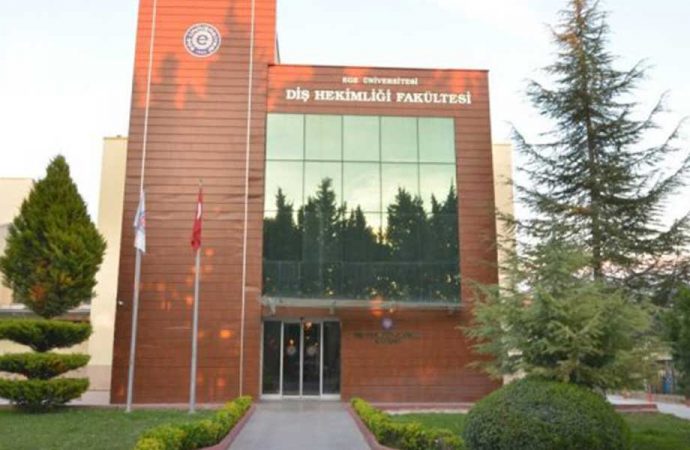 Ege Üniversitesi'ndeki taciz soruşturması 1 yıldır sonuçlanamadı