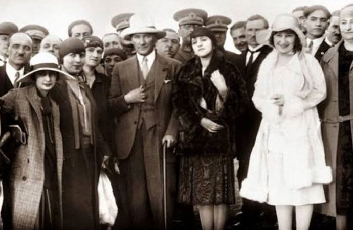 Minnettarız Atatürk: Medeni Kanunu'nun yürürlüğe girmesinin 94. yıl dönümü