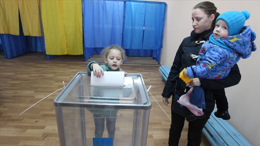 Ukrayna'da parlamento feshedildi