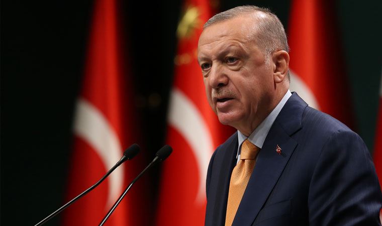 Macron'a 'sömürge valisi' diyen Erdoğan: Sen kimsin ki 'İslam'ın yapılandırılması' diye bir ifadeyi ağzına alı