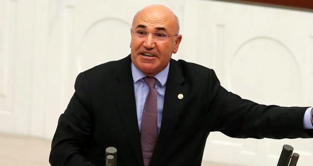 CHP’li Mahmut Tanal, TBMM’deki kuyruğu paylaştı: