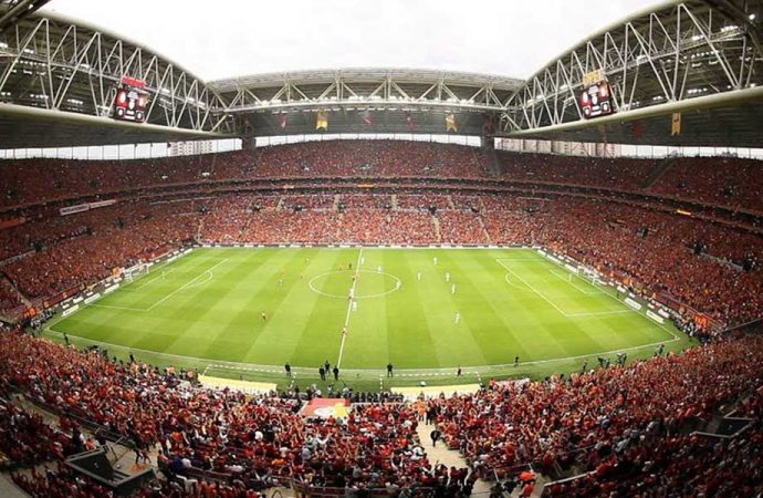 TFF'den zengine kıyak: Localar taraftarlara açıldı