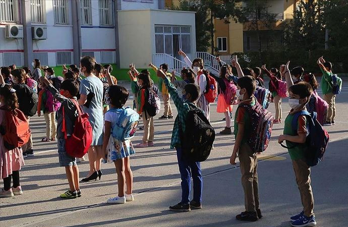 Yüz yüze eğitim başladı: Sorumluluk velilerde!