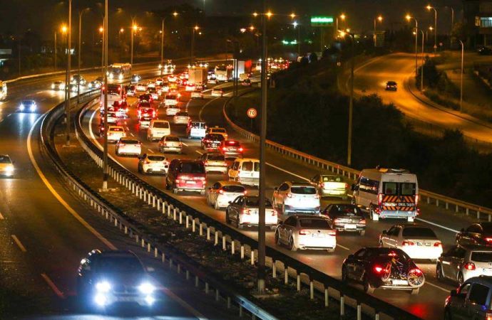 Trafiği tehlikeye atan magandaya para cezası