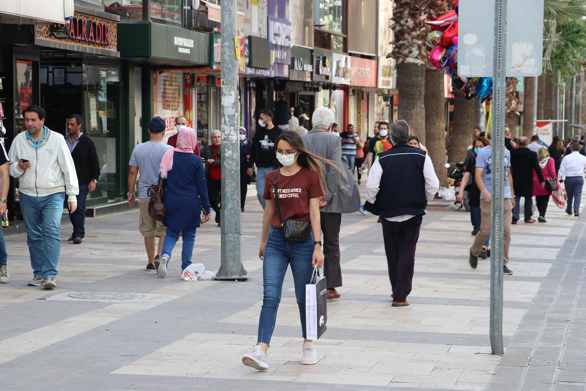 Anket: Sokağa çıkma yasağı uygulanmalı mı?
