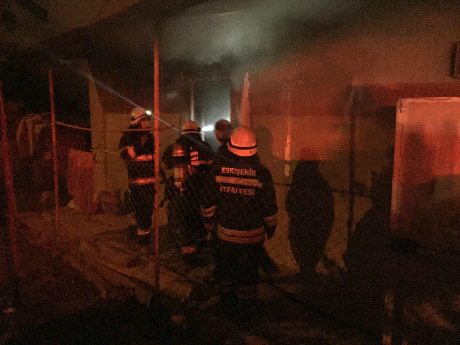 Tuhaf gerekçe: Kiraladığı evi ‘hayatına renk katmak için’ ateşe vermiş