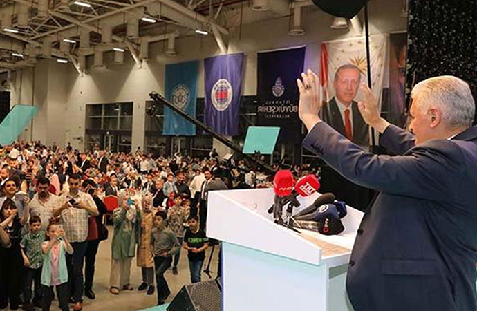 Binali Yıldırım İBB etkinliklerine hangi sıfatla katılıyor?