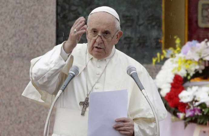 Papa Francis ilk defa 'Papa' olarak eşcinsellerle ilgili olumlu görüşünü açıkladı: