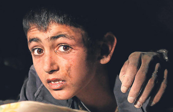 Van depreminin simgesi Yunus'un ablası konuştu: Onun sayesinde okuyorum