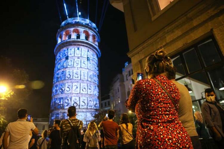 Restorasyonu tamamlanan Galata Kulesi'nin son haline tepkiler yağıyor