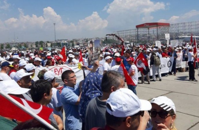 EYT mağdurları Yenikapı’da buluştu! 'Siyasetçiler vaatleri için bizler de taleplerimiz için alandayız'