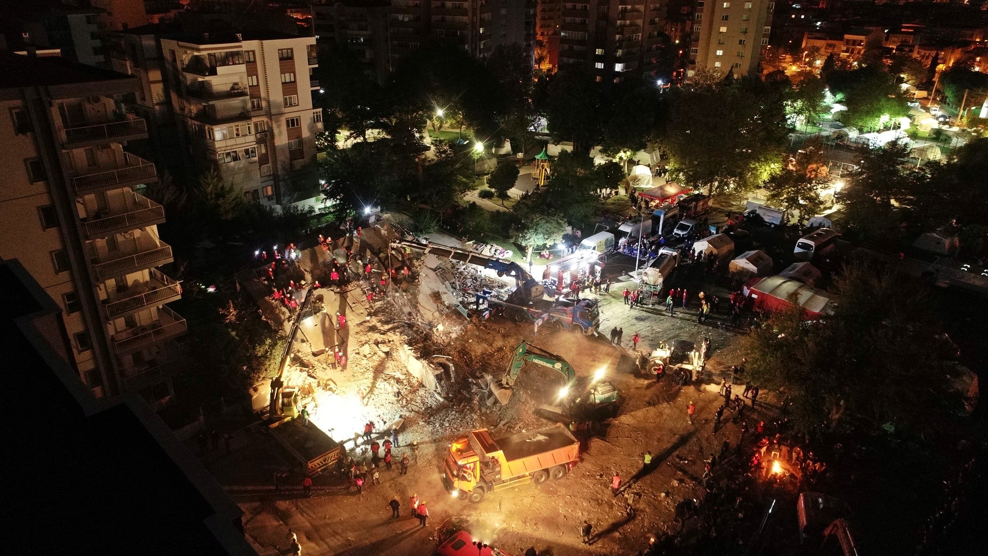 AFAD acı bilançoyu açıkladı, İzmir'de can kaybı arttı!