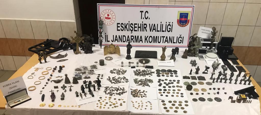 Eskişehir’de tarihi eser kaçakçılığı: 2 bin 540 adet tarihi eser ele geçirildi