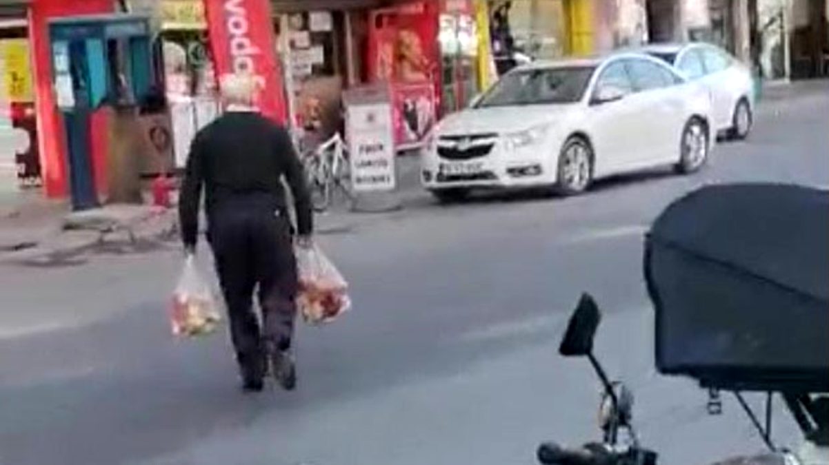 İzmir'de dağıtılan ikramları marketinde sattığı iddia edilen şüpheli gözaltında