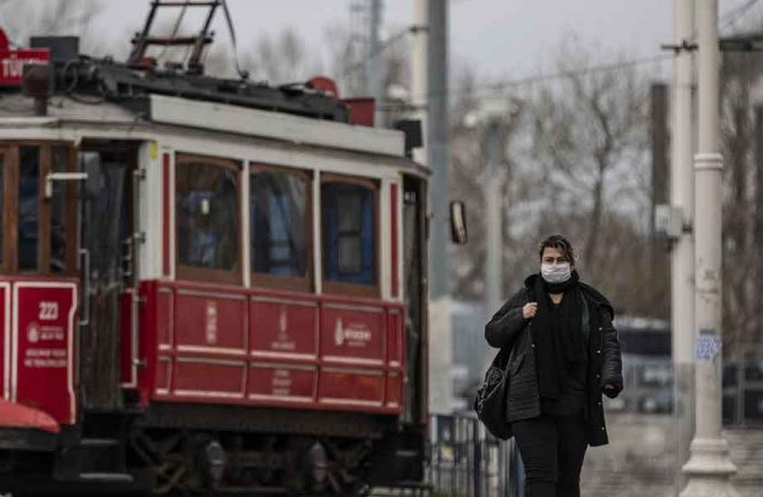 İstanbul Valisi Yerlikaya yeni koronavirüs tedbirlerini açıkladı
