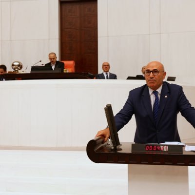 Bazı eyaletlerde oyların yeniden sayılması gündemde olan ABD seçimlerine CHP'li Tanal'dan esprili gönderme!