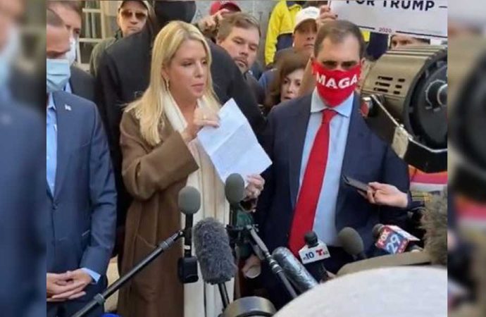 Trump'ın kampanya ekibi Pensilvanya'da: Oylama sürecini gözlemlemek istiyoruz