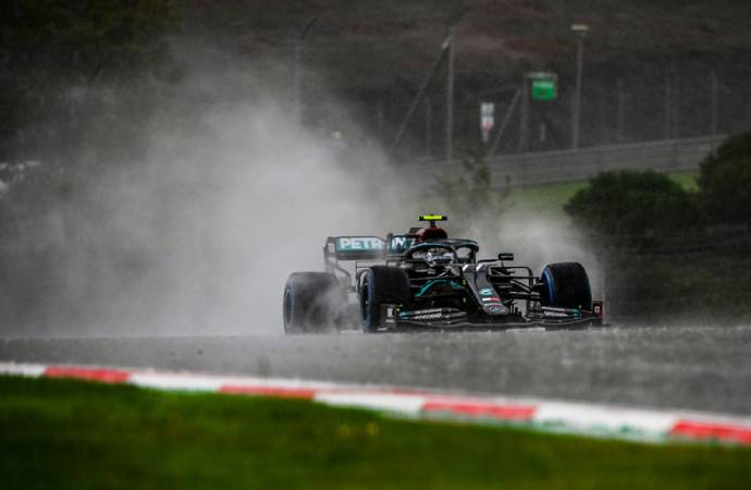 F1 pilotu Lewis Hamilton: İstanbul Park’ın yeni asfaltı para israfı