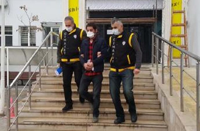 İlişkisi ortaya çıkmasın diye ölen sevgilisini giydirip kapının önüne bıraktı