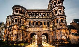 Trier’ de cinnet geçiren sürücü 5 kişiyi öldürdü!