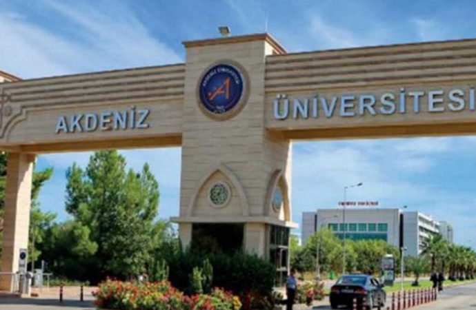 Öğretim görevlisinden ‘iğrenç’ paylaşım: Tepkiler üzerine hesabını sildi!