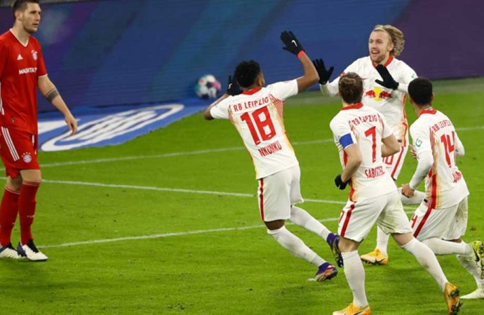 Bundesliga'da zirve mücadelesinde gol yağmuru!