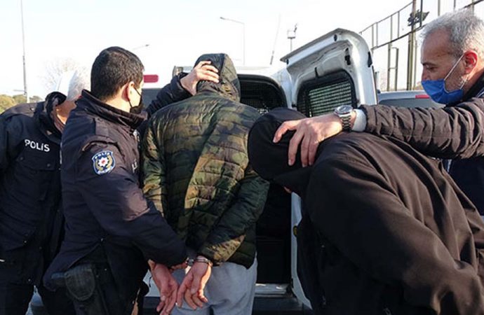Uyuşturucu ve silahla yakalandılar: Kimseye zararımız yok, silahlara zaafım var
