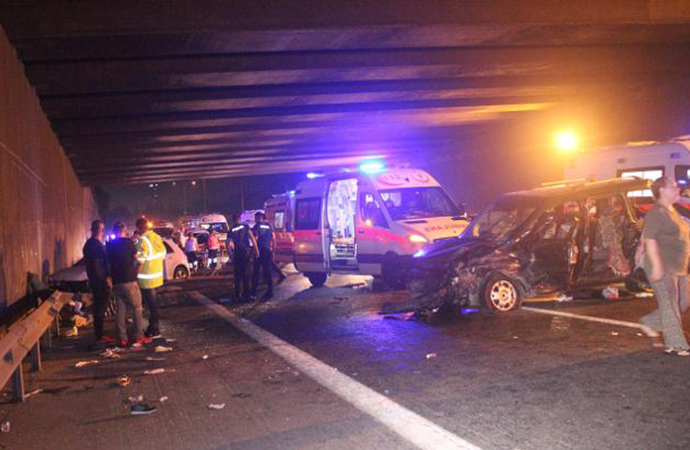 Trafik canavarı yine can aldı: 4 ölü 10 yaralı