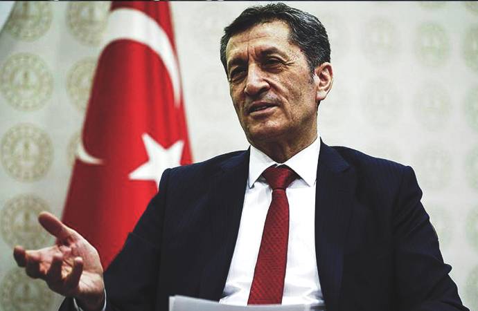 Bakan Selçuk'tan tablet açıklaması!