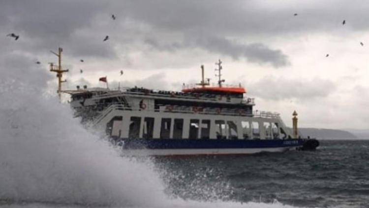 Gökçeada ve Bozcaada'ya yapılması planlanan bazı feribot seferleri iptal edildi