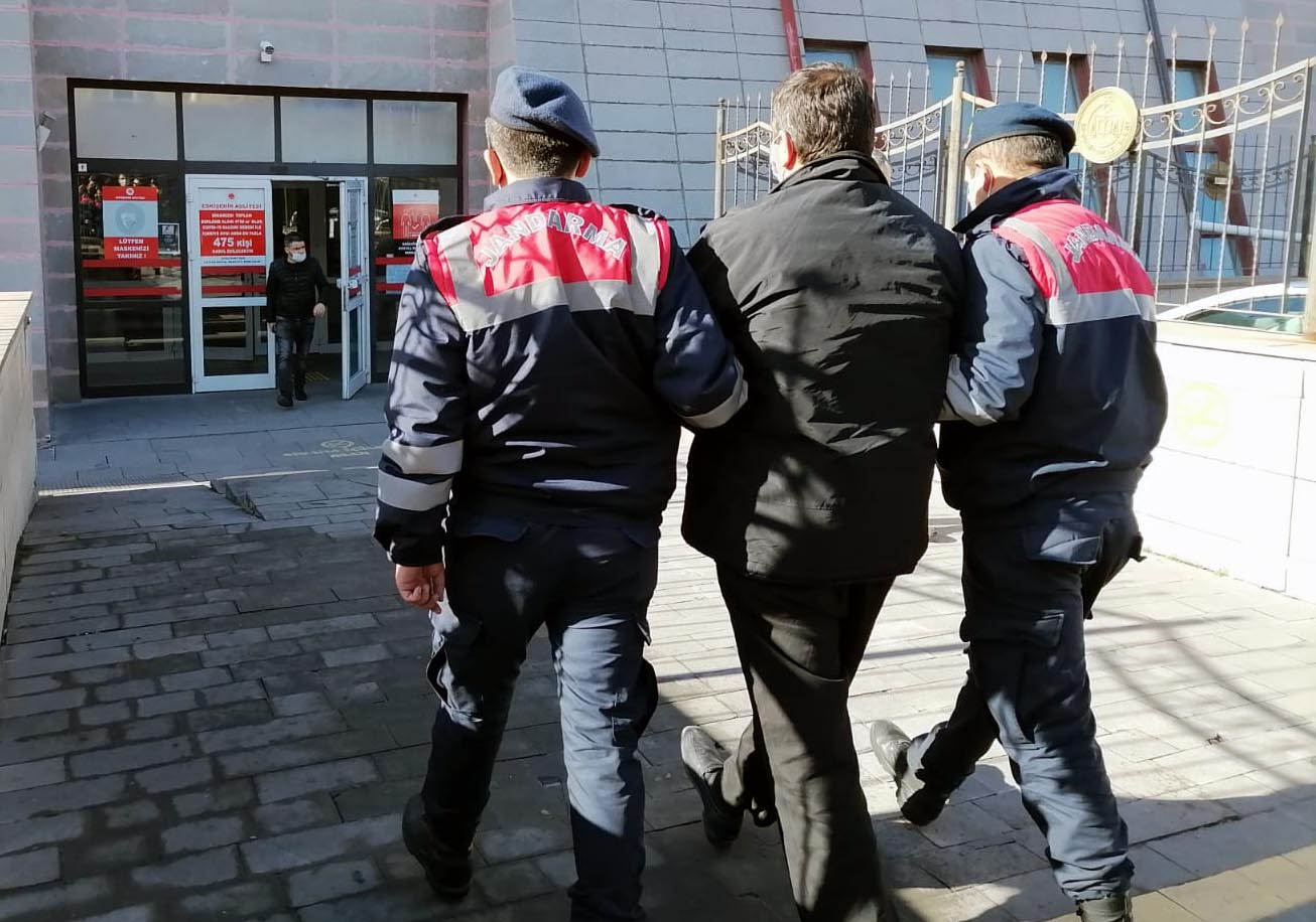 Müşteri gibi davranan jandarmaya silah satmaya çalıştı