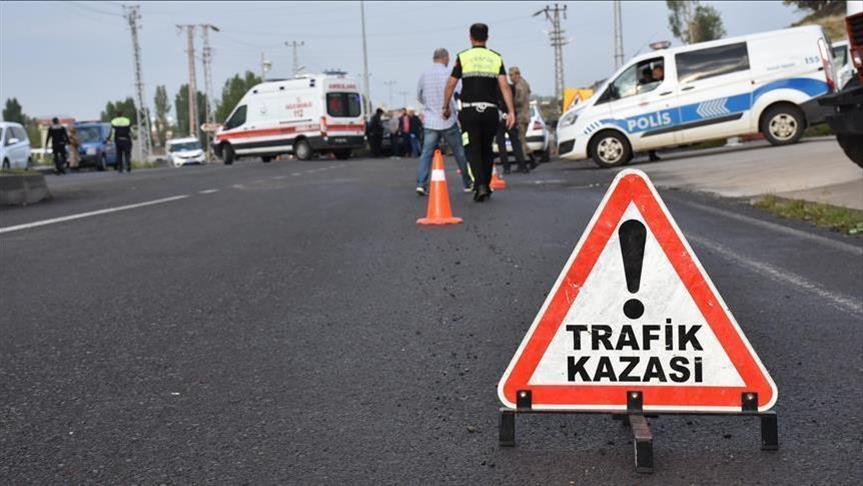 Burdur'da 5 aracın karıştığı kazada 13 kişi yaralandı
