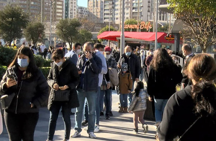 Yılbaşı öncesi AVM’ler doldu taştı