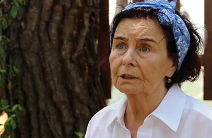 Fatma Girik’ten 'Açık giyinmeyi ayıp buluyorum' diyen Selda Bağcan’a: Üçkağıtçılığı, yalanı dolanı ayıplarım