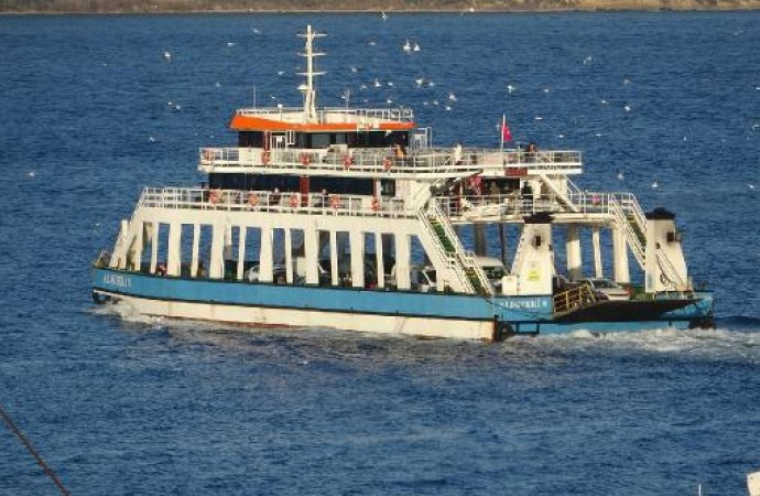 Gökçeada ve Bozcaada’ya feribot seferleri iptal edildi